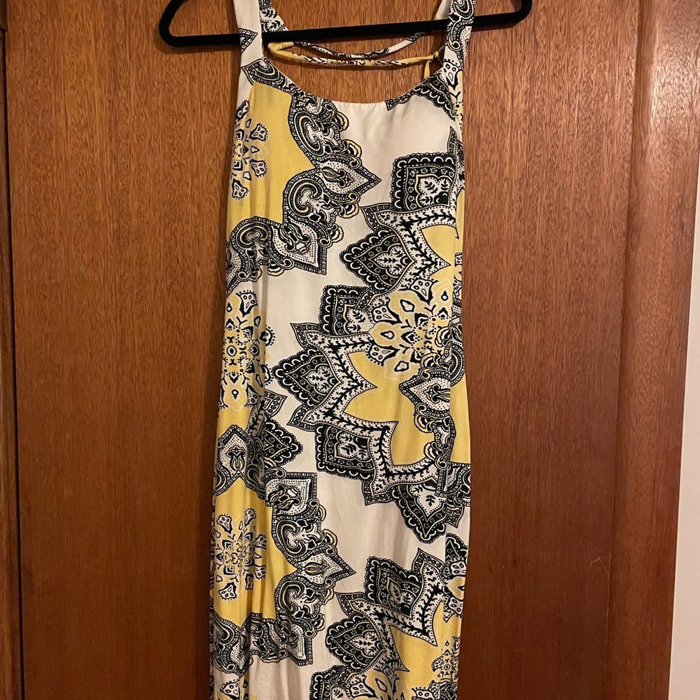 Cache size 12 dress.